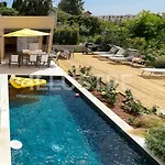 Villa Vue Mer, Piscine&plage à 6min Cagnes-sur-Mer