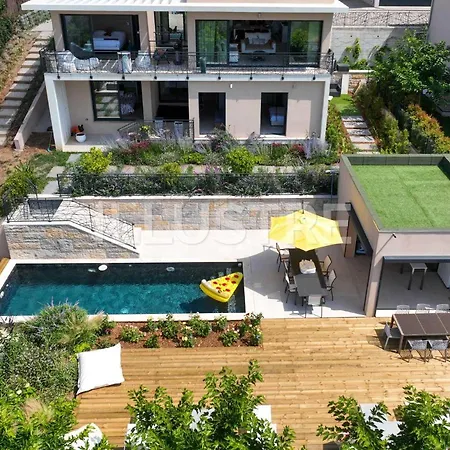 Vue Mer, Piscine & A 6min * Cagnes-sur-Mer